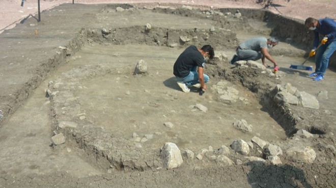 Apartman bahçesinde kazı: 8 bin 500 yıllık insan iskeleti çıktı
