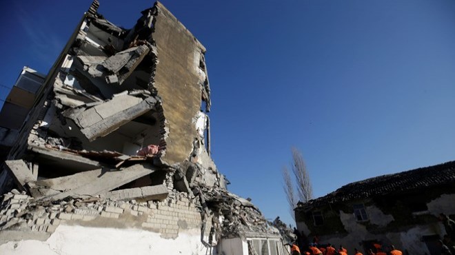 Arnavutluk ta depremin ardından 9 tutuklama!