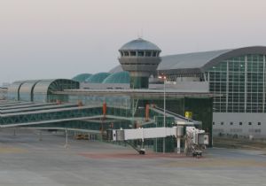 İzmir ‘havalandı’: İlk yarıda 5 milyon yolcu 