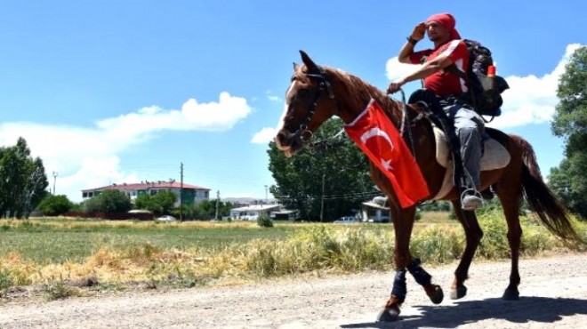 Askerlik İzmir e çıktı... Sivas tan at sırtında geliyor