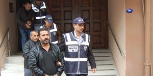 İzmir’de ‘kaçak’ operasyonu: 10 gözaltı