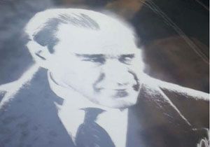 Denizli de gerginlik: Polis  Atatürk resmini sök  deyince...