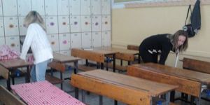 İzmir’deki okulda şok uygulama: Velilere temizlik!