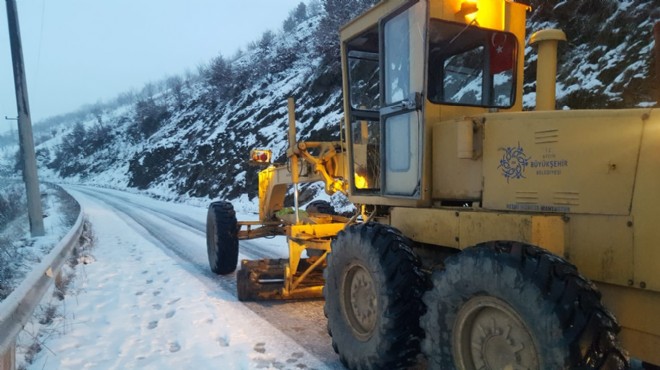 Aydın Büyükşehir ekipleri karla mücadeleye devam ediyor