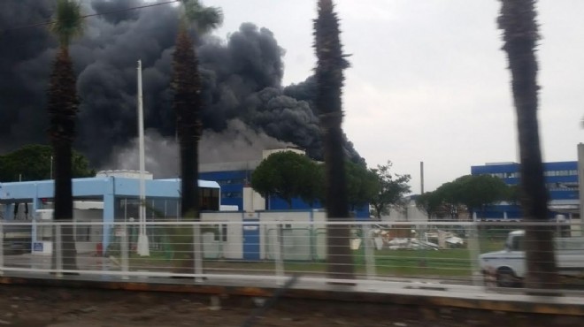 Ayvalık’taki büyük fabrikada korkutan yangın