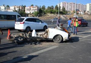 İzmir’de korkunç kaza: Kamyonet paramparça! 