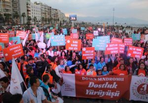 Down sendromlulardan İzmir’de dostluk yürüyüşü