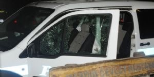 Şehrin göbeğinde polis aracı tarandı: 1 şehit