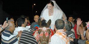 Milli voleybolcu köy düğünüyle evlendi