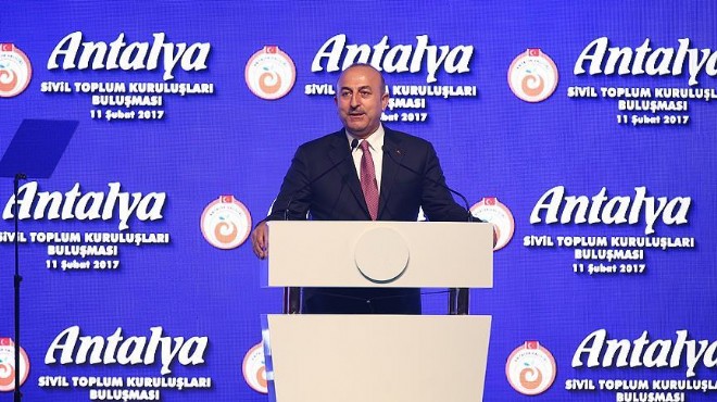Bakan Çavuşoğlu: Turistlerin sadece kimlikle gelebilmeleri için çabalıyoruz