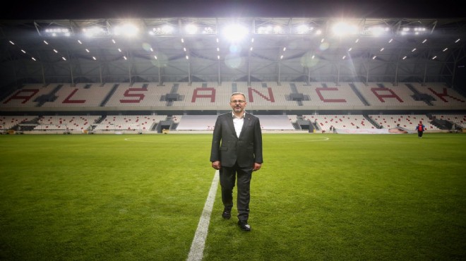 Bakan Kasapoğlu duyurdu: Alsancak’ta ilk maç ne zaman?