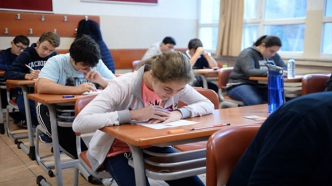 Bakan Selçuk açıkladı: Sınavlar okullarda yüz yüze yapılacak!