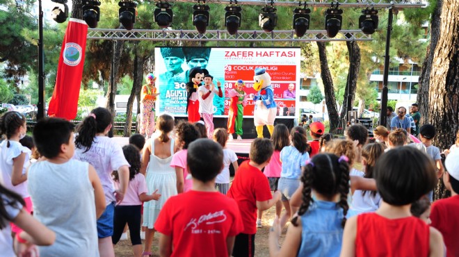 Balçova da çocuklara Zafer Bayramı şenliği