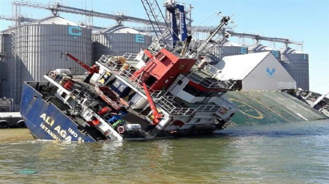 Bandırma da gemi yan yattı: Yaralılar var
