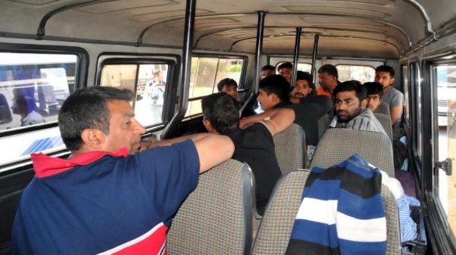 Barınağa dönüştürülen minibüsten 13 mülteci çıktı