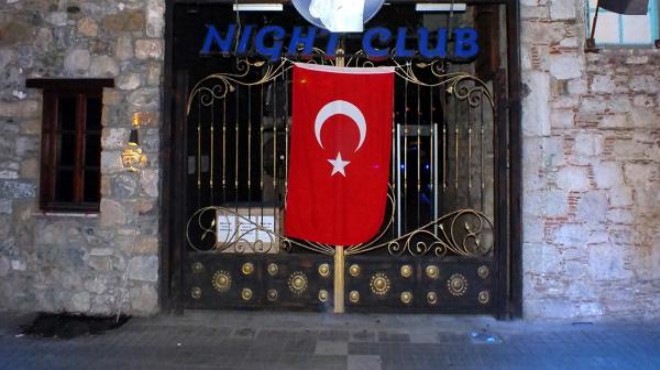 Barlar Sokağı’nda esnaftan Türk bayraklı protesto