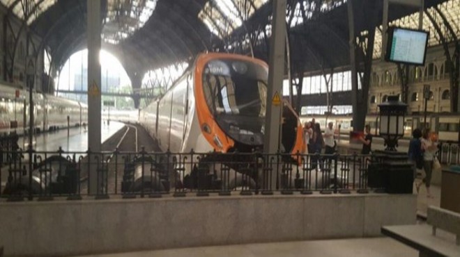 Barselona da tren kazası: 48 yaralı