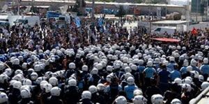 Gezi Parkı kapatıldı: Barış zincirine polis müdahalesi
