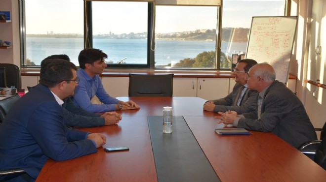 Başkan Batur İzmir İnşaat Mühendisleri Odasını ziyaret etti