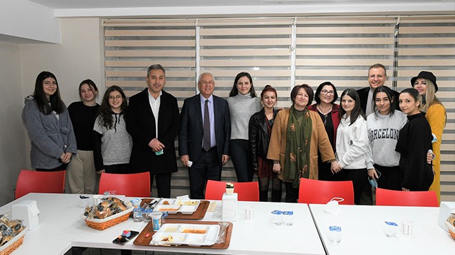 Başkan Erdoğan Karabağlar daki yurdu ziyaret etti