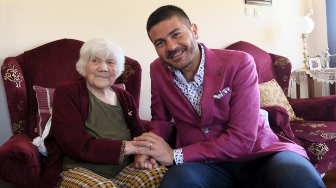 Başkan Gürbüz den Foça nın en yaşlı annesine ziyaret