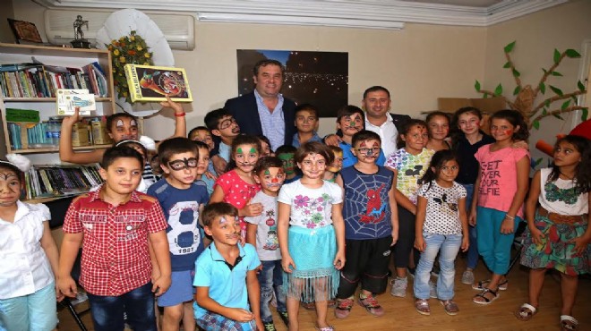 Başkan Piriştina Somalı çocukların yüzünü güldürdü