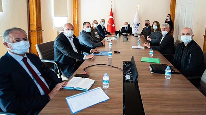Başkan Soyer Balkan derneklerinin temsilcileriyle buluştu