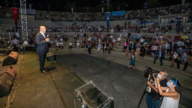 Başkan Soyer, Mor ve Ötesi konserinde konuştu: Akdeniz yeniden barış denizi olmalı
