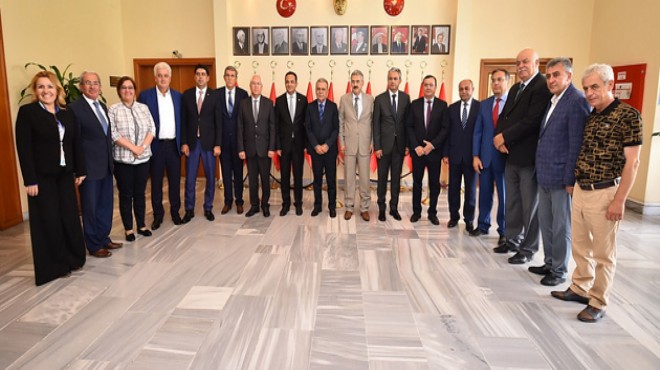 Başkanlar Vali’ye konuk oldu: İzmir için el ele!