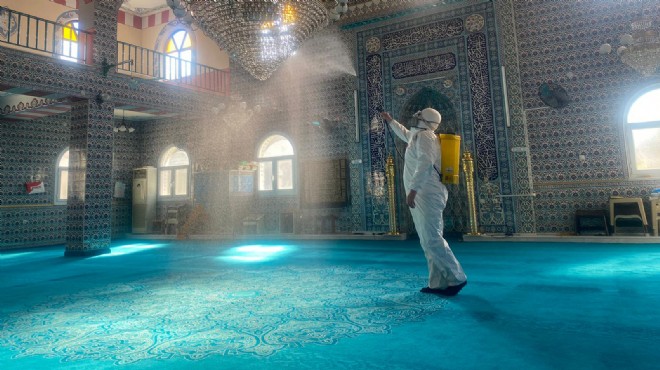 Bayraklı'nın camilerinde Ramazan temizliği