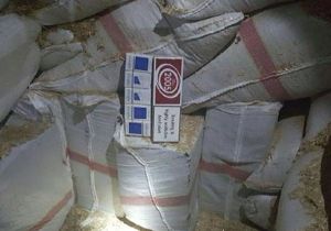 Saman çuvalları içinde 28 bin paket kaçak sigara