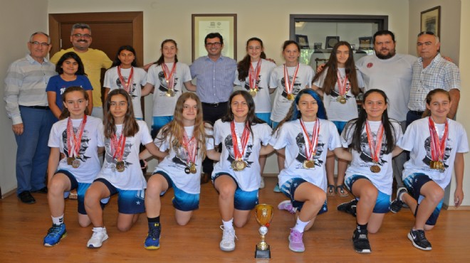 Bergamalı basketbolcu kızlardan gurur veren başarı