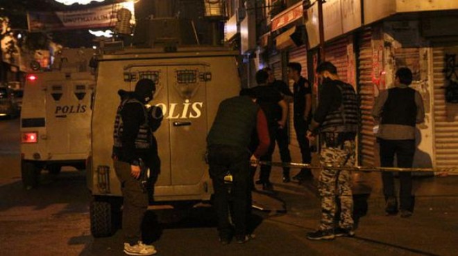 Beyoğlu’nda zırhlı polis aracına ateş açıldı