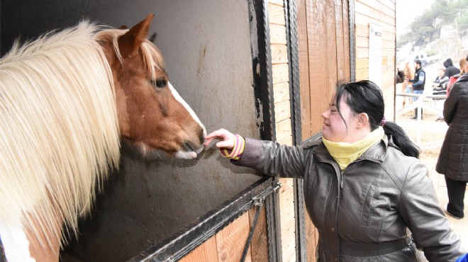 Bornova da engeller atlı terapi ile aşılıyor