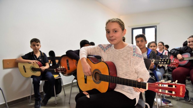 Bornova da  hayata bağlayan kurslar ın yeni adresi Pınarbaşı