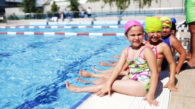 Bornova da yaz-kış yüzme keyfi