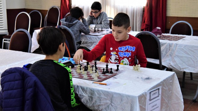 Bornova nın  altınları  satranç turnuvasında