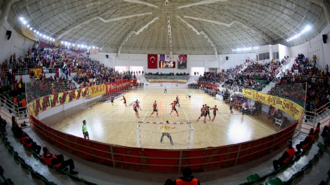 Bornova nın  kapalı arenası  da Avrupa ya zaferle çıktı!