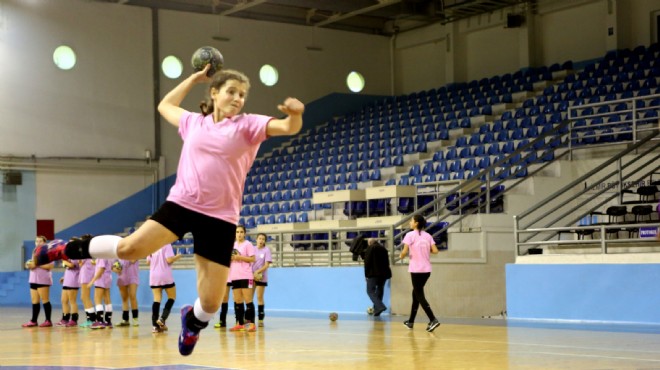 Bornova da  uçan kızlar ın hayali Süper Lig