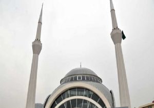 Bosna Hersek te camiye saldırı