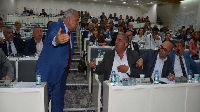 Büyükşehir de hareketli meclis: AK Partili Doğan eleştirdi, CHP’liler masalara vurdu!