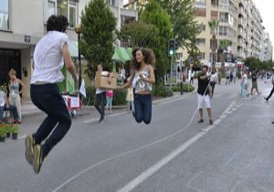 İzmir’de otomobilsiz gün: Caddeler şenlik alanı! 