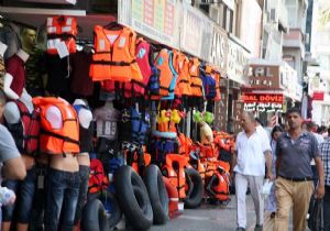 Sığınmacılar, İzmir esnafına  can simidi  oldu