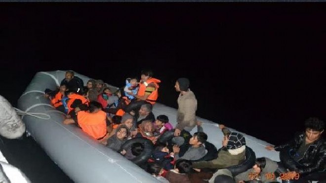 Çeşme de kaçak göçmen operasyonu: 5 i organizatör 111 gözaltı