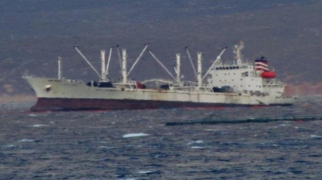 Çeşme kıyılarını yakıta boğan gemi kurtarıldı!