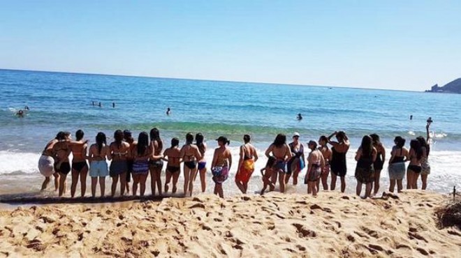 Cezayirli kadınlardan bikini isyanı!
