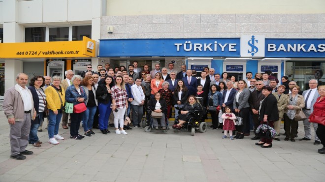 CHP İzmir den İmamoğlu na dev destek