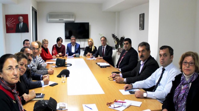 CHP İzmir 30 ilçede esnaf masası kuruyor!