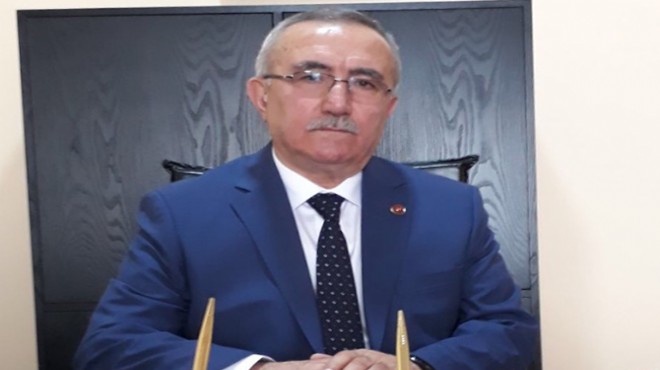CHP İzmir de flaş gelişme: O ilçe başkanı imza vereceğini ilan etti!