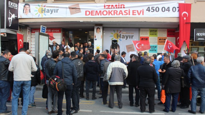 CHP İzmir ‘Demokrasi Evi’ açtı: Güven’den ilginç 16 Nisan mesajı